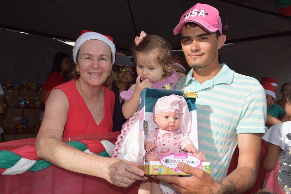 4 MIL BRINQUEDOS DISTRIBUÍDOS LEVAM ALEGRIA ÀS CRIANÇAS IGUATEMIENSES NA 5ª EDIÇÃO DO NATAL FELIZ.