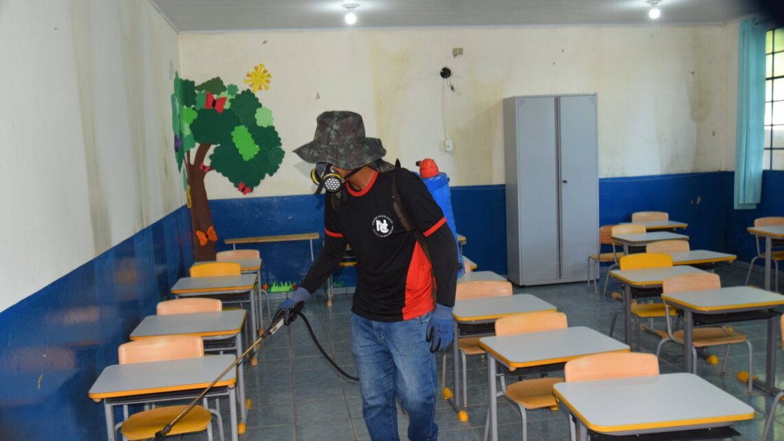 PREFEITURA DE IGUATEMI REALIZA DEDETIZAÇÃO NAS ESCOLAS DA REDE MUNICIPAL DE ENSINO, ANTES DO INÍCIO DO ANO LETIVO.