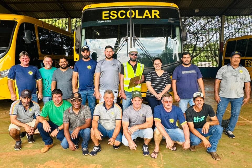 MOTORISTAS DO TRANSPORTE ESCOLAR DA REDE MUNICIPAL PARTICIPAM DE PALESTRA SOBRE SEGURANÇA