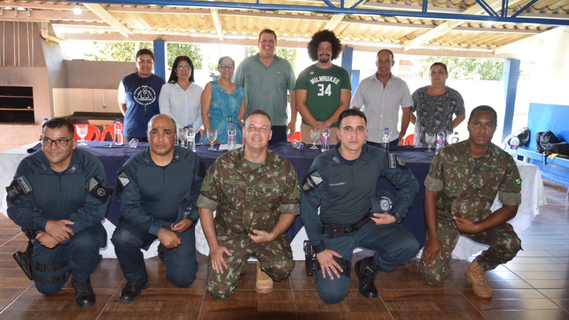 PROJETO DA POLÍCIA MILITAR “BOM DE BOLA BOM NA ESCOLA” INÍCIA SUAS ATIVIDADES OFICIALMENTE.