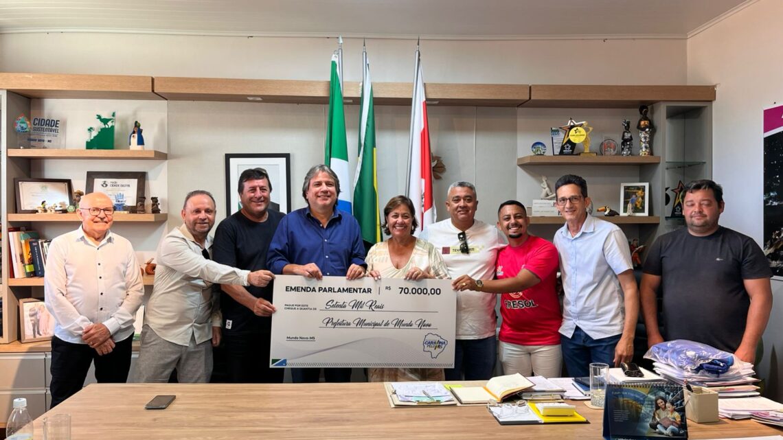 Deputado Pedro Caravina realizou entrega de cheque simbólico para Esporte de Mundo Novo